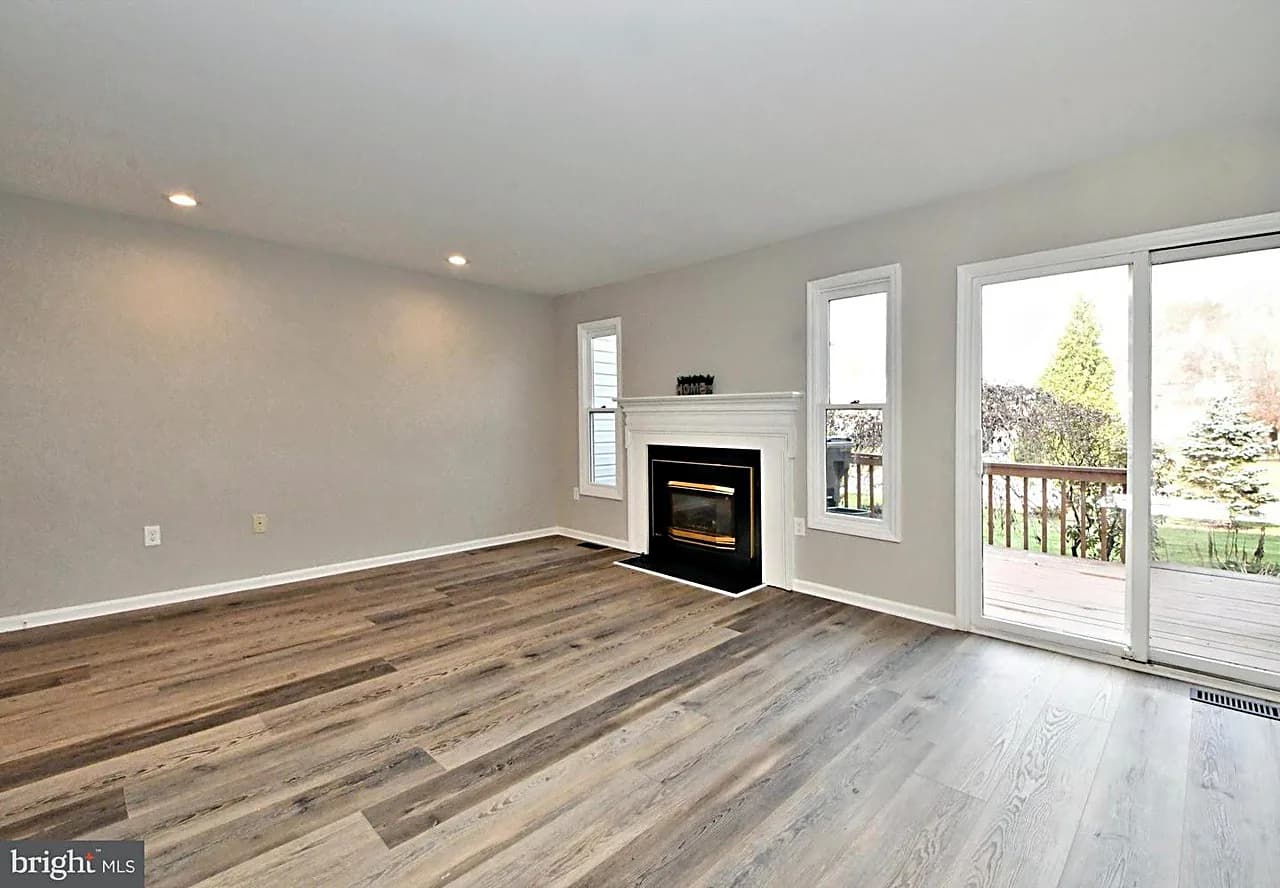 Living room with fireplace