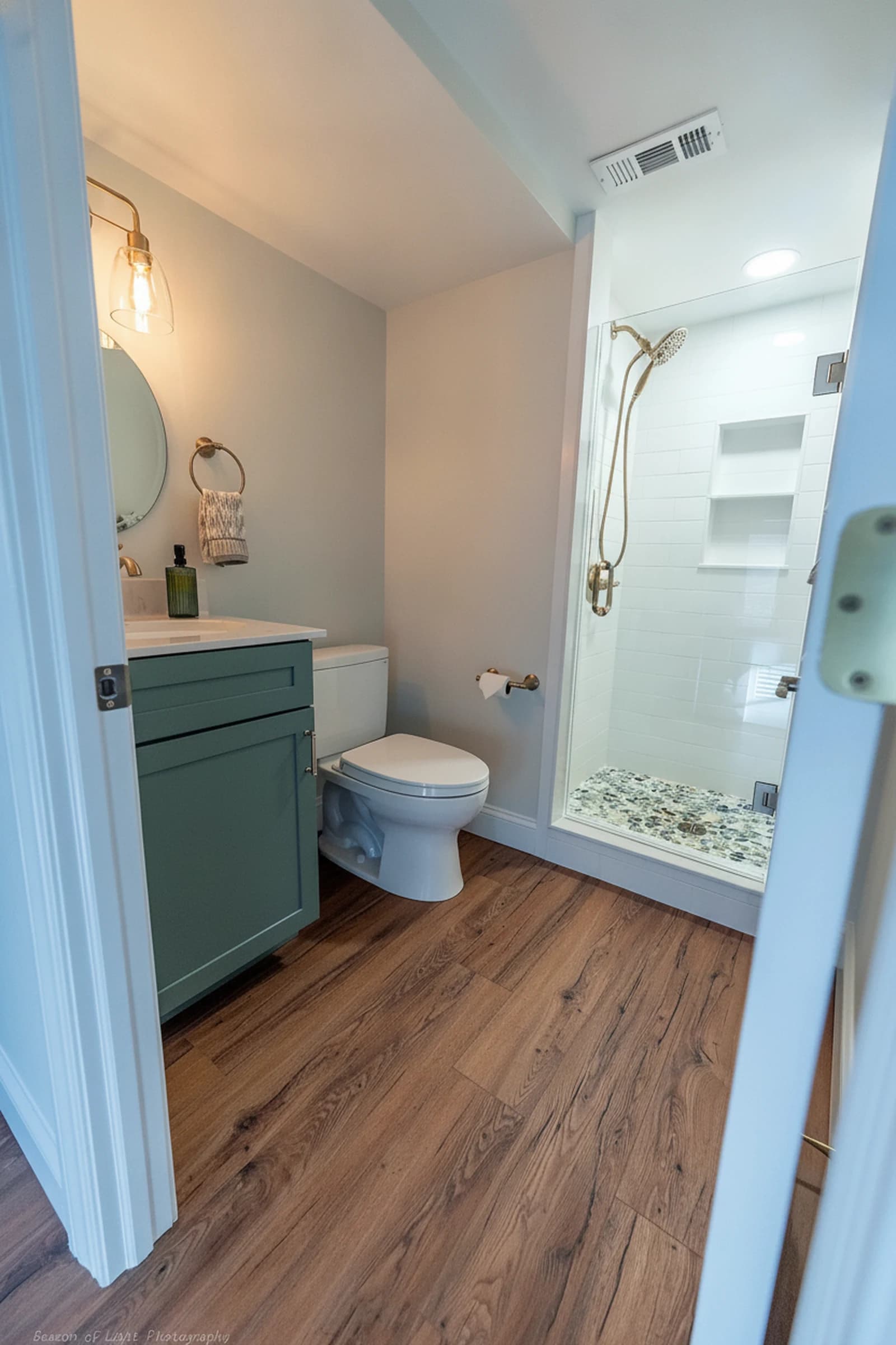 Walk-in glass shower