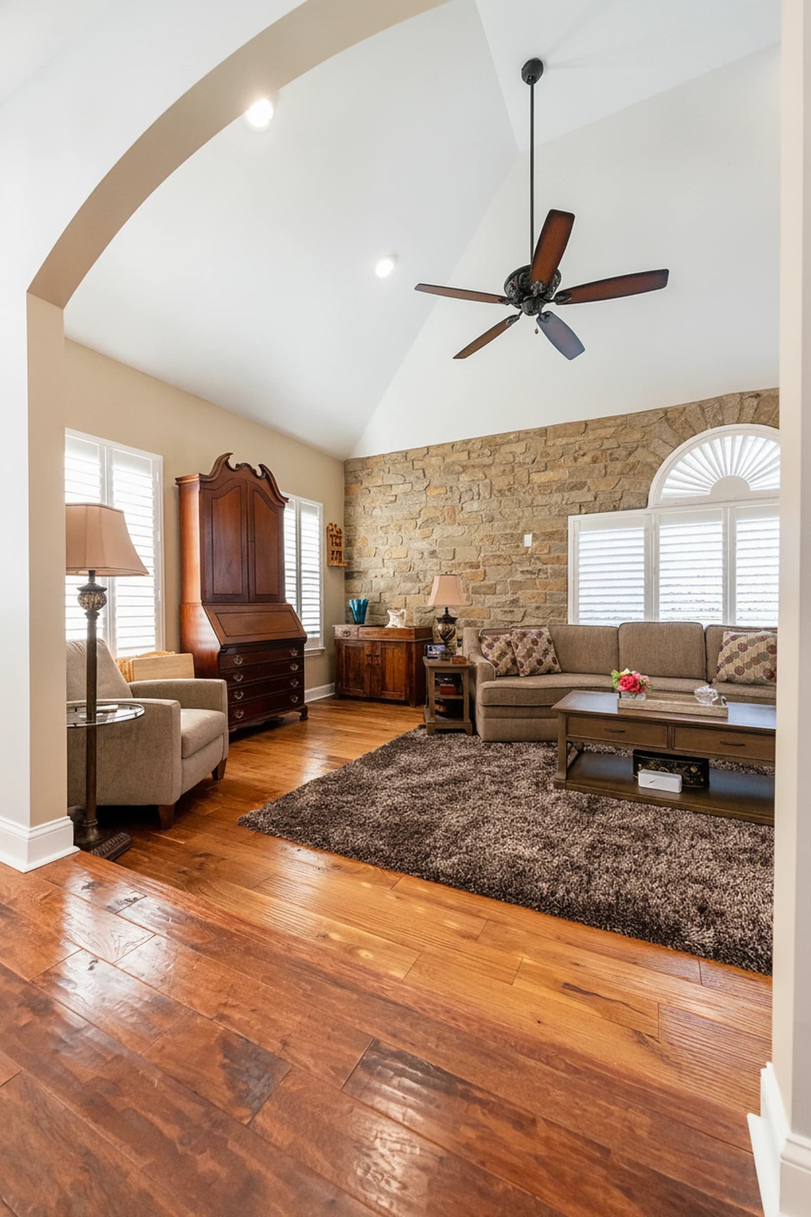 Stone accent living room
