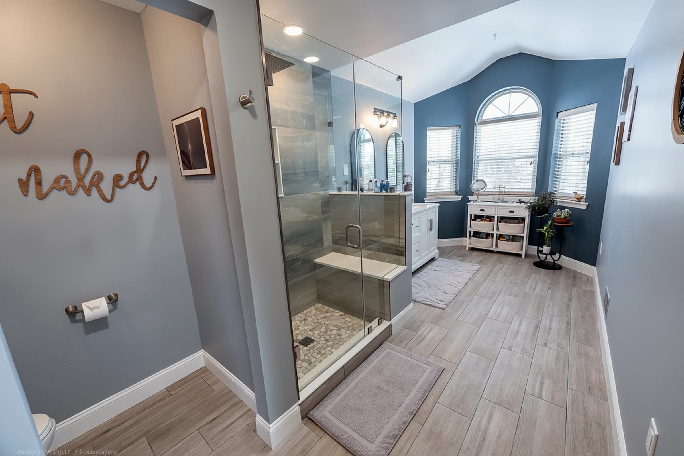 Arched-mirror double vanity